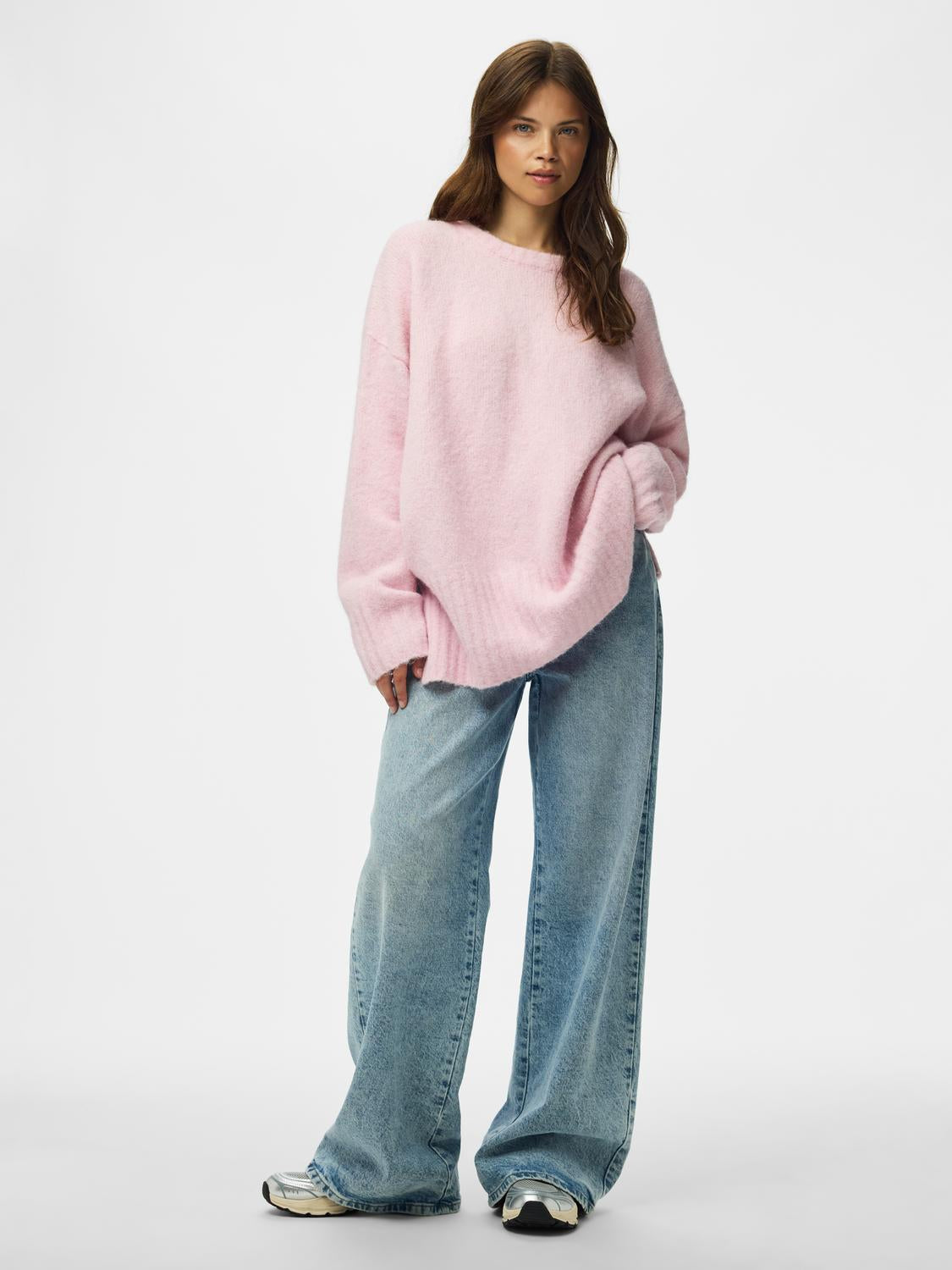 model_shot-front_full